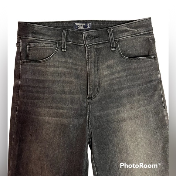 Abercrombie & Fitch Denim - Abercrombie & Fitch High Rise Super Skinny Jeans - Faded Black - Size 28
